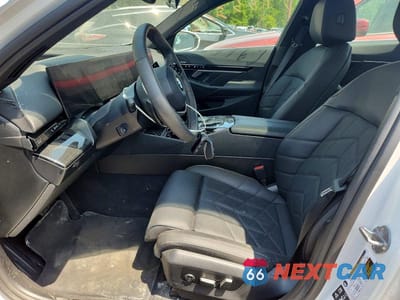 Zdjęcie 7 z 13 samochodu: 2024 BMW 530 XI VIN:WBA53FJ00RCS32167 - miniatura