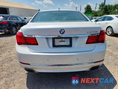 Zdjęcie 6 z 12 samochodu: 2013 BMW 740 LI VIN:WBAYE4C52DD137066 - miniatura