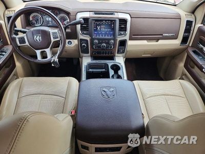 Zdjęcie 8 z 12 samochodu: 2018 RAM 3500 LARAMIE VIN:3C63RRJL6JG200417 - miniatura