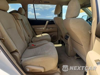 Zdjęcie 10 z 12 samochodu: 2010 TOYOTA HIGHLANDER BASE VIN:5TDZK3EH9AS023258 - miniatura