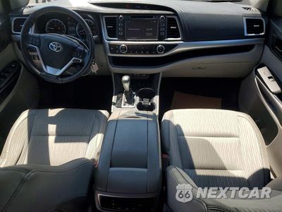 Zdjęcie 8 z 14 samochodu: 2017 TOYOTA HIGHLANDER LE PLUS VIN:5TDBZRFH7HS426437 - miniatura