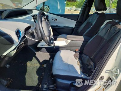 Zdjęcie 7 z 12 samochodu: 2016 TOYOTA PRIUS THREE VIN:JTDKARFU3G3027092 - miniatura
