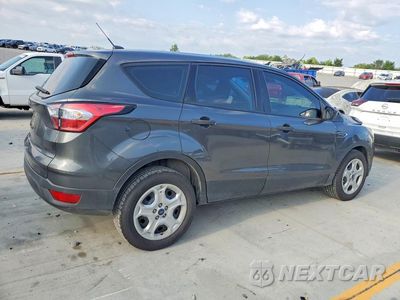 Trzecie zdjęcie samochodu z tyłu: 2018 FORD ESCAPE S VIN:1FMCU0F79JUA08447 - miniatura