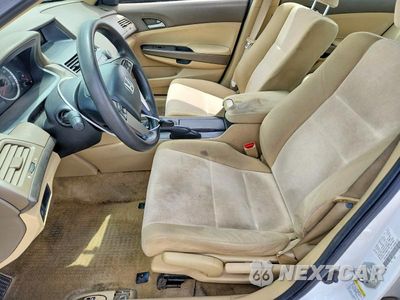 Zdjęcie 7 z 12 samochodu: 2010 HONDA ACCORD LX VIN:1HGCP2F39AA168030 - miniatura