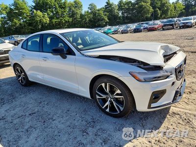 Czwarte zdjęcie samochodu z boku: 2023 VOLVO S60 CORE VIN:7JRL12TV0PG252203 - miniatura