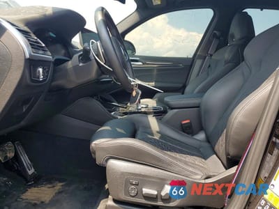 Zdjęcie 7 z 13 samochodu: 2024 BMW X3 M VIN:5YM13EC00R9U41079 - miniatura