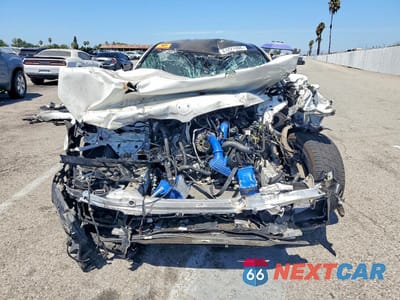 Piąte zdjęcie samochodu w środku: 2018 BMW M5 VIN:WBSJF0C53JB283924 - miniatura