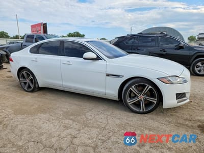 Czwarte zdjęcie samochodu z boku: 2017 JAGUAR XF PREMIUM VIN:SAJBJ4BNXHCY42586 - miniatura