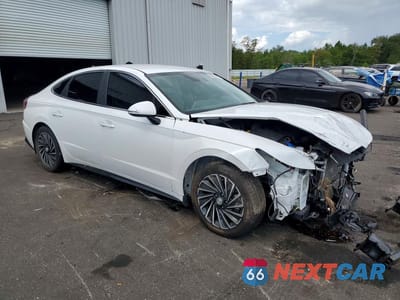 Czwarte zdjęcie samochodu z boku: 2022 HYUNDAI SONATA HYBRID SEL VIN:KMHL34JJXNA043860 - miniatura