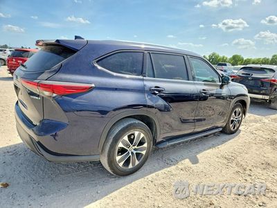 Trzecie zdjęcie samochodu z tyłu: 2020 TOYOTA HIGHLANDER HYBRID XLE VIN:5TDGARAH0LS500214 - miniatura