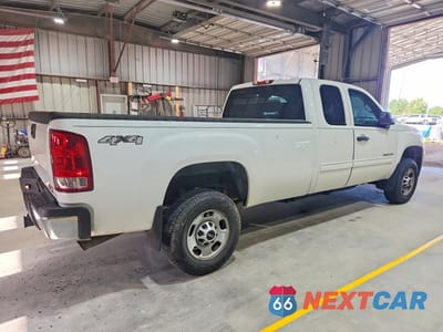 Trzecie zdjęcie samochodu z tyłu: 2011 GMC SIERRA K2500 SLE VIN:1GT220CG6BZ413535 - miniatura