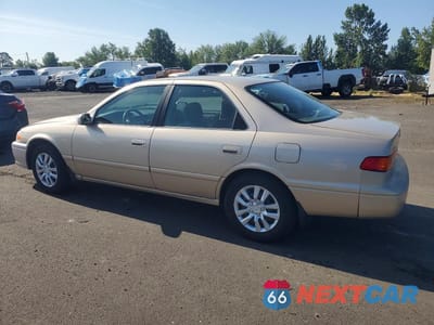 Drugie zdjęcie samochodu z przodu: 2000 TOYOTA CAMRY LE VIN:JT2BG22K2Y0425707 - miniatura