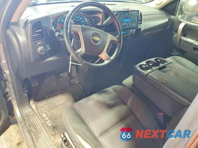 Zdjęcie 8 z 12 samochodu: 2013 CHEVROLET SILVERADO K1500 LT VIN:1GCRKSE7XDZ171617 - miniatura