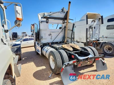 Drugie zdjęcie samochodu z przodu: 2022 VOLVO VNL SEMI TRUCK VIN:4V4N39THXNN298347 - miniatura