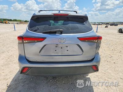 Zdjęcie 6 z 14 samochodu: 2021 TOYOTA HIGHLANDER XLE VIN:5TDHZRAH3MS058821 - miniatura