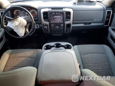 Zdjęcie 8 z 12 samochodu: 2018 RAM 1500 SLT VIN:1C6RR7GG9JS311528 - miniatura