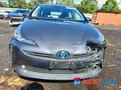 Piąte zdjęcie samochodu w środku: 2021 TOYOTA PRIUS XLE AWD-E VIN:JTDL9MFU9M3023589 - miniatura