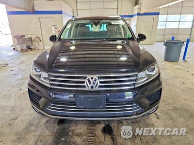 Piąte zdjęcie samochodu w środku: 2016 VOLKSWAGEN TOUAREG SPORT/LUX/EXECUTIVE VIN:WVGEF9BP3GD012239 - miniatura