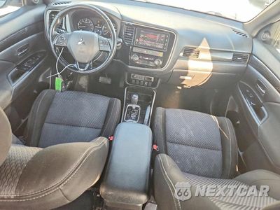 Zdjęcie 8 z 13 samochodu: 2018 MITSUBISHI OUTLANDER SE VIN:JA4AD3A33JZ050532 - miniatura