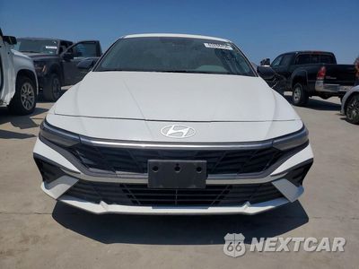 Piąte zdjęcie samochodu w środku: 2025 HYUNDAI ELANTRA SEL SPORT VIN:KMHLM4DG0SU965447 - miniatura