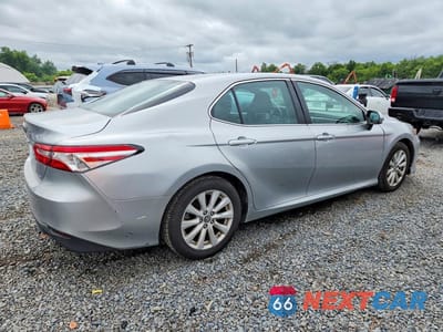 Trzecie zdjęcie samochodu z tyłu: 2018 TOYOTA CAMRY LE VIN:4T1B11HK6JU075468 - miniatura