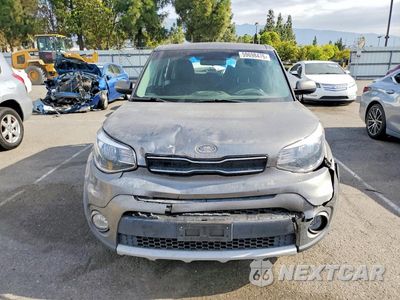 Piąte zdjęcie samochodu w środku: 2019 KIA SOUL + VIN:KNDJP3A5XK7697781 - miniatura