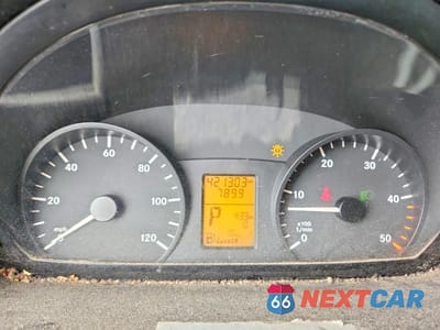 Zdjęcie 9 z 13 samochodu: 2011 MERCEDES-BENZ SPRINTER 2500 DELIVERY VAN VIN:WD3PE8CBXB5573581 - miniatura