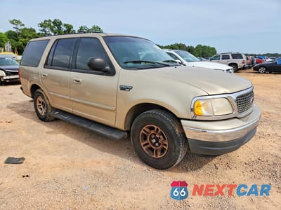 Czwarte zdjęcie samochodu z boku: 2000 FORD EXPEDITION XLT VIN:1FMRU1564YLB80944 - miniatura