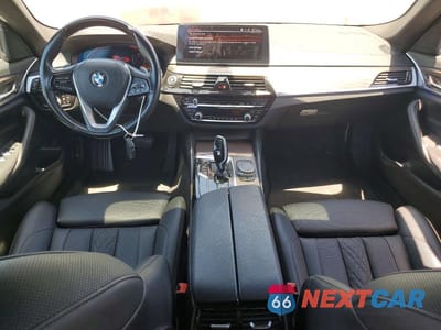 Zdjęcie 8 z 13 samochodu: 2022 BMW 530 I VIN:WBA53BH08NCJ53175 - miniatura