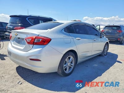 Trzecie zdjęcie samochodu z tyłu: 2018 CHEVROLET CRUZE LT VIN:1G1BE5SM8J7184547 - miniatura