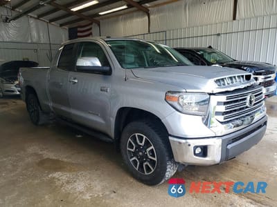 Czwarte zdjęcie samochodu z boku: 2018 TOYOTA TUNDRA DOUBLE CAB LIMITED VIN:5TFBY5F13JX693668 - miniatura