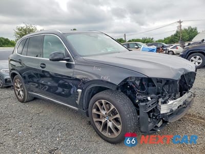 Czwarte zdjęcie samochodu z boku: 2024 BMW X5 XDRIVE40I VIN:5UX23EU09R9V63093 - miniatura