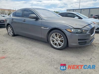 Czwarte zdjęcie samochodu z boku: 2017 JAGUAR XE PREMIUM VIN:SAJAD4BG5HA958777 - miniatura