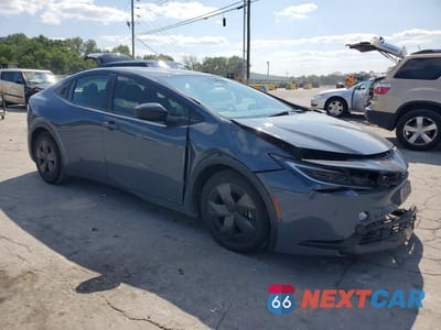 Czwarte zdjęcie samochodu z boku: 2026 TOYOTA PRIUS LE VIN:JTDACAAUXT3075813 - miniatura