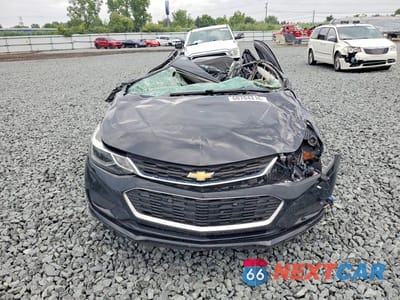 Piąte zdjęcie samochodu w środku: 2017 CHEVROLET CRUZE LT VIN:1G1BE5SM5H7151984 - miniatura