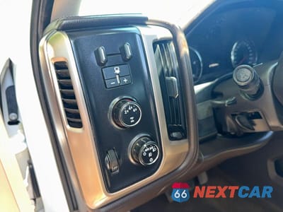 Zdjęcie 13 z 14 samochodu: 2015 GMC SIERRA K2500 DENALI VIN:1GT120E85FF601018 - miniatura