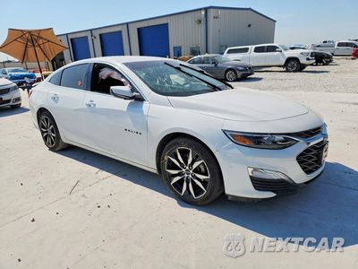 Czwarte zdjęcie samochodu z boku: 2020 CHEVROLET MALIBU RS VIN:1G1ZG5ST3LF138696 - miniatura