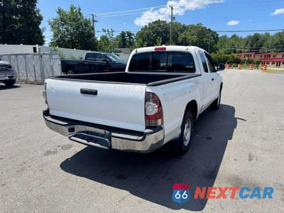 Trzecie zdjęcie samochodu z tyłu: 2010 TOYOTA TACOMA BASE VIN:5TETX4CN7AZ745627 - miniatura