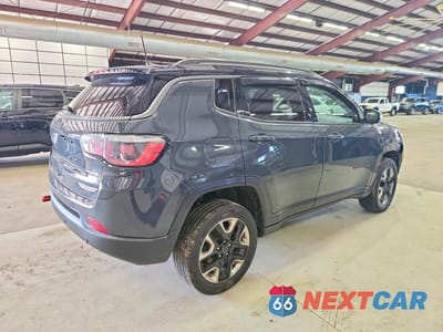 Trzecie zdjęcie samochodu z tyłu: 2017 JEEP COMPASS TRAILHAWK VIN:3C4NJDDB0HT630721 - miniatura