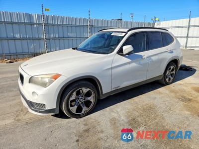 2015 BMW X1 SDRIVE28I WBAVM1C5XFV316201 - główne zdjęcie licytacji z USA - miniatura
