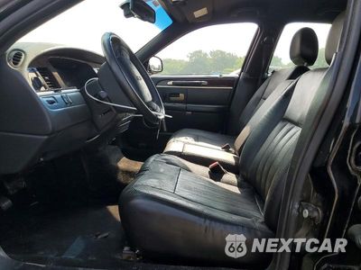 Zdjęcie 7 z 12 samochodu: 2007 LINCOLN TOWN CAR SIGNATURE VIN:1LNHM81W67Y624188 - miniatura