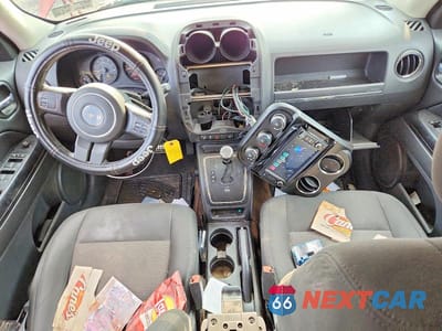 Zdjęcie 8 z 13 samochodu: 2014 JEEP PATRIOT LATITUDE VIN:1C4NJRFB9ED629983 - miniatura