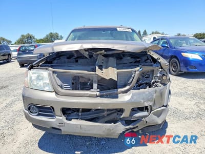 Piąte zdjęcie samochodu w środku: 2002 FORD EXPLORER XLT VIN:1FMDU73E82UC36506 - miniatura