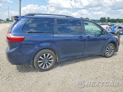 Trzecie zdjęcie samochodu z tyłu: 2018 TOYOTA SIENNA LE VIN:5TDJZ3DC8JS206861 - miniatura