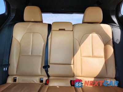 Zdjęcie 10 z 13 samochodu: 2020 VOLVO XC40 T4 MOMENTUM VIN:YV4AC2HK5L2278170 - miniatura