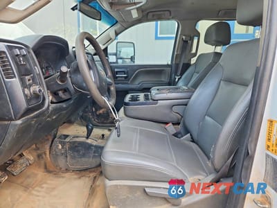 Zdjęcie 7 z 12 samochodu: 2017 CHEVROLET SILVERADO K3500 VIN:1GC4KYEYXHF233773 - miniatura