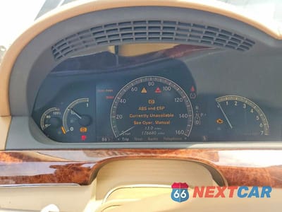 Zdjęcie 9 z 12 samochodu: 2008 MERCEDES-BENZ S 550 VIN:WDDNG71X38A211274 - miniatura
