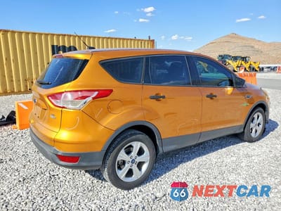 Trzecie zdjęcie samochodu z tyłu: 2016 FORD ESCAPE S VIN:1FMCU0F78GUA11882 - miniatura