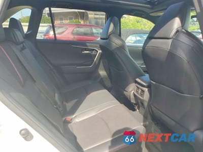 Zdjęcie 11 z 13 samochodu: 2021 TOYOTA RAV4 PRIME XSE VIN:JTMFB3FV5MD012071 - miniatura