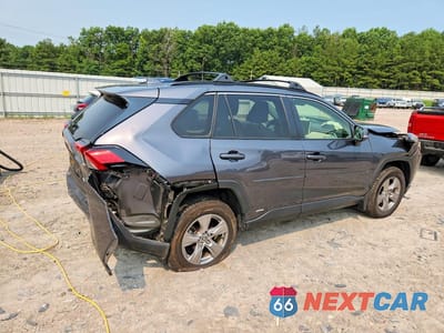 Trzecie zdjęcie samochodu z tyłu: 2023 TOYOTA RAV4 HYBRID XLE VIN:JTMRWRFV5PD188093 - miniatura